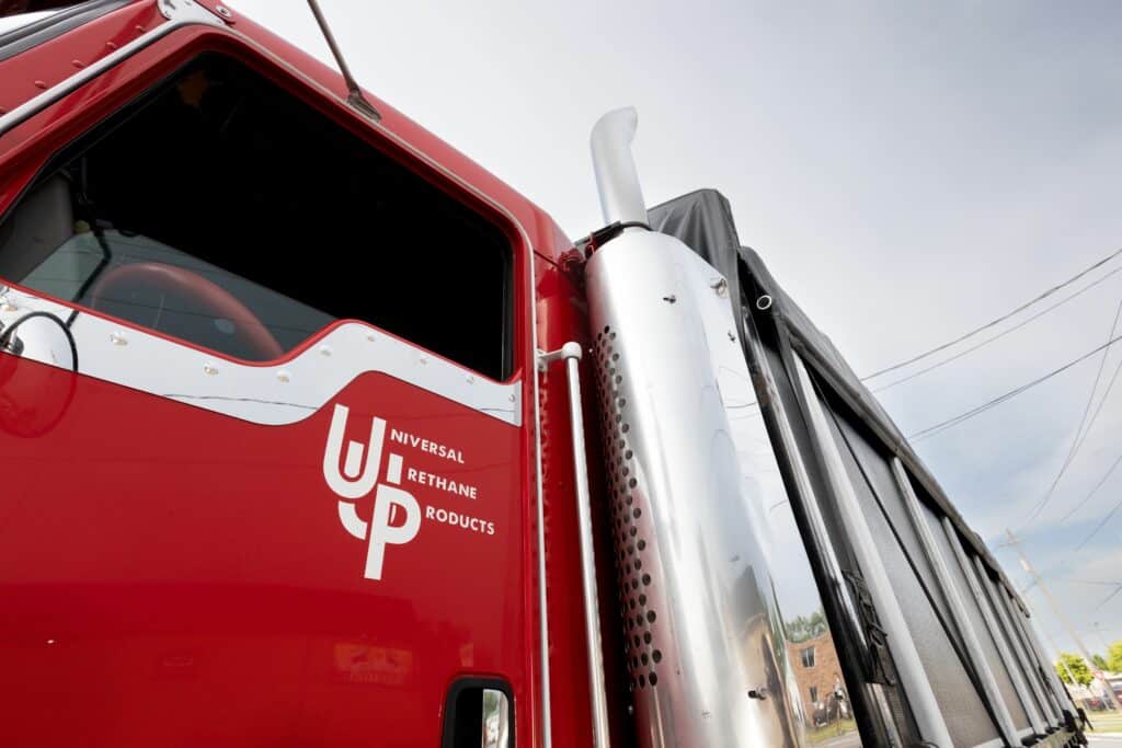 universalurethane.com
